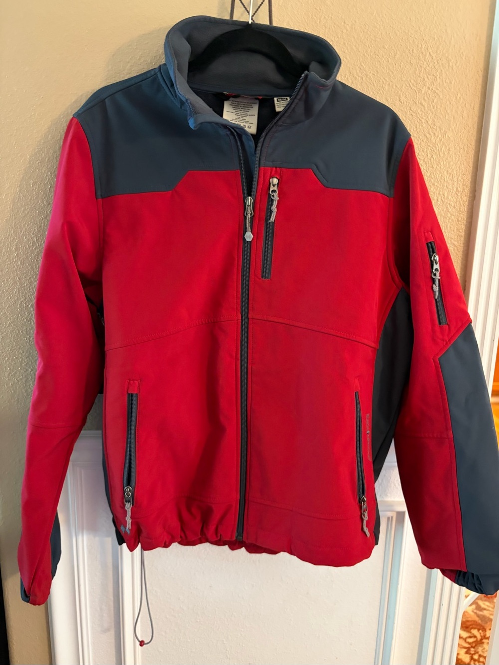 Black Diamond Red and Dark Blue Men’s Ski Jacket M